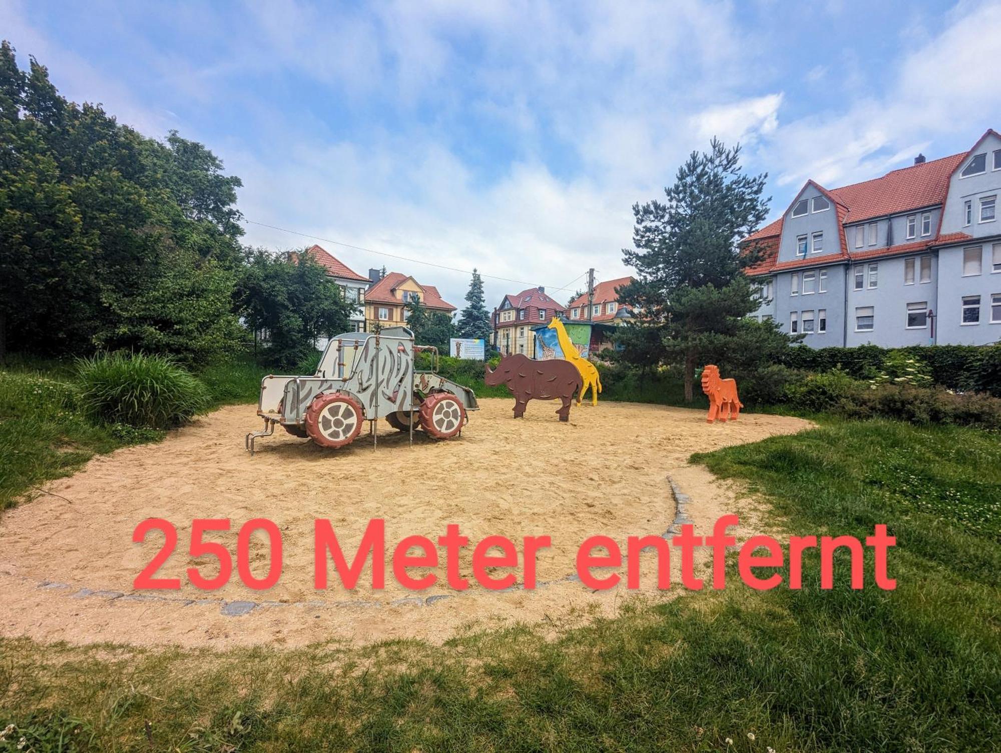 Fewo Urban Gotha-Apartment Ekhof- Am Schlosspark- Parken An Der Der Tuer- Barrierefrei, 900 Meter Zum Bahnhof - Wallbox Exterior photo